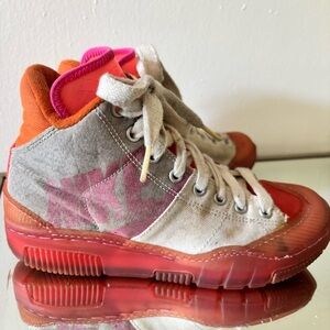 Nike Outbreak HI Premium Pinkfire Kids Sneaker Size 5